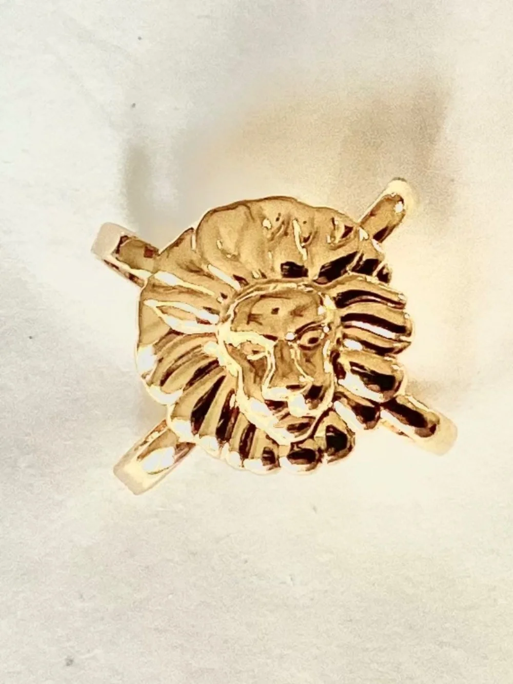 Lilly Pulitzer Lion Scarf Slider Ring.  Gold Tone Metal.  NWT